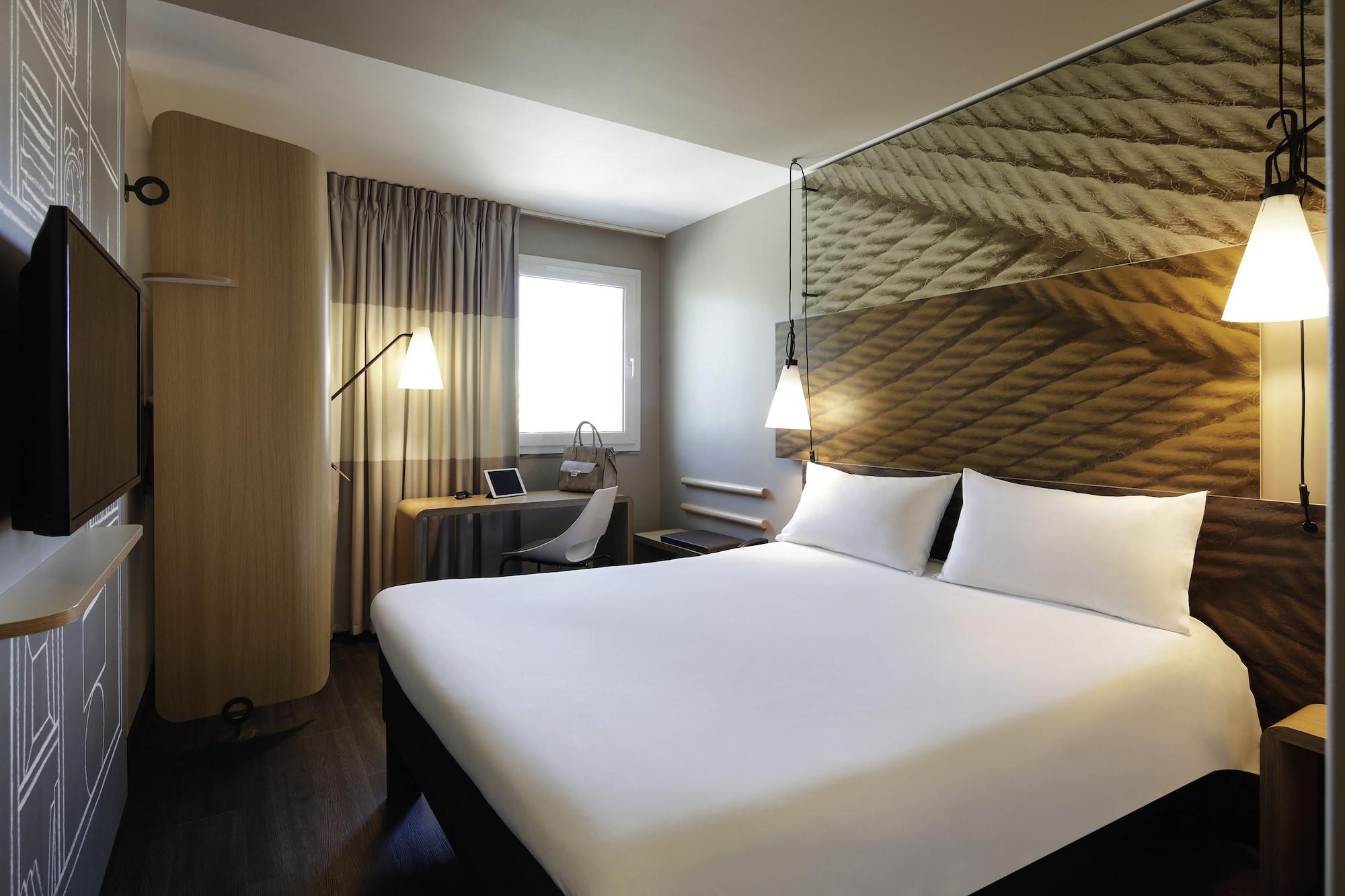 Hotel Ibis Lisboa Liberdade Exterior photo